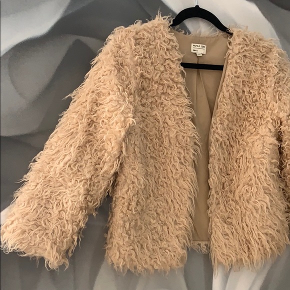 RVCA CROPPED LIGHTWEIGHT FUNFUR JACKET - Picture 4 of 5